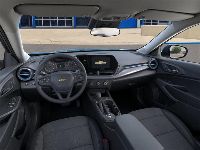 2025 Chevrolet Trax Vehicle Photo in ENGLEWOOD, CO 80113-6708