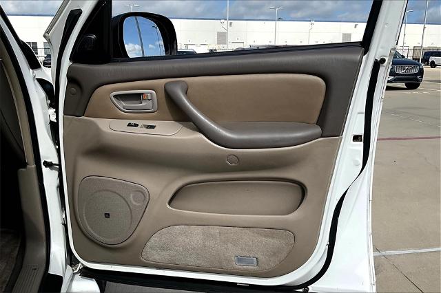 2006 Toyota Sequoia Vehicle Photo in Grapevine, TX 76051