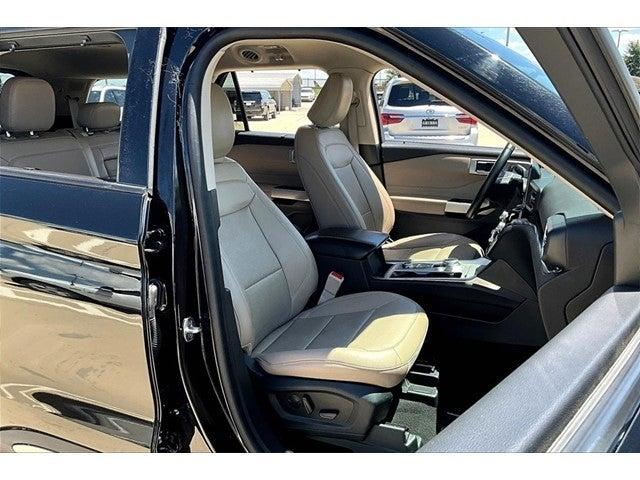 2023 Ford Explorer Vehicle Photo in Grapevine, TX 76051