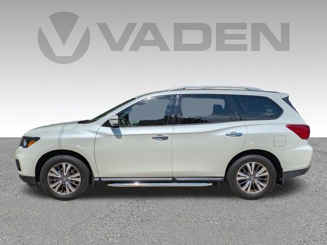 2018 Nissan Pathfinder Vehicle Photo in BRUNSWICK, GA 31525-1881