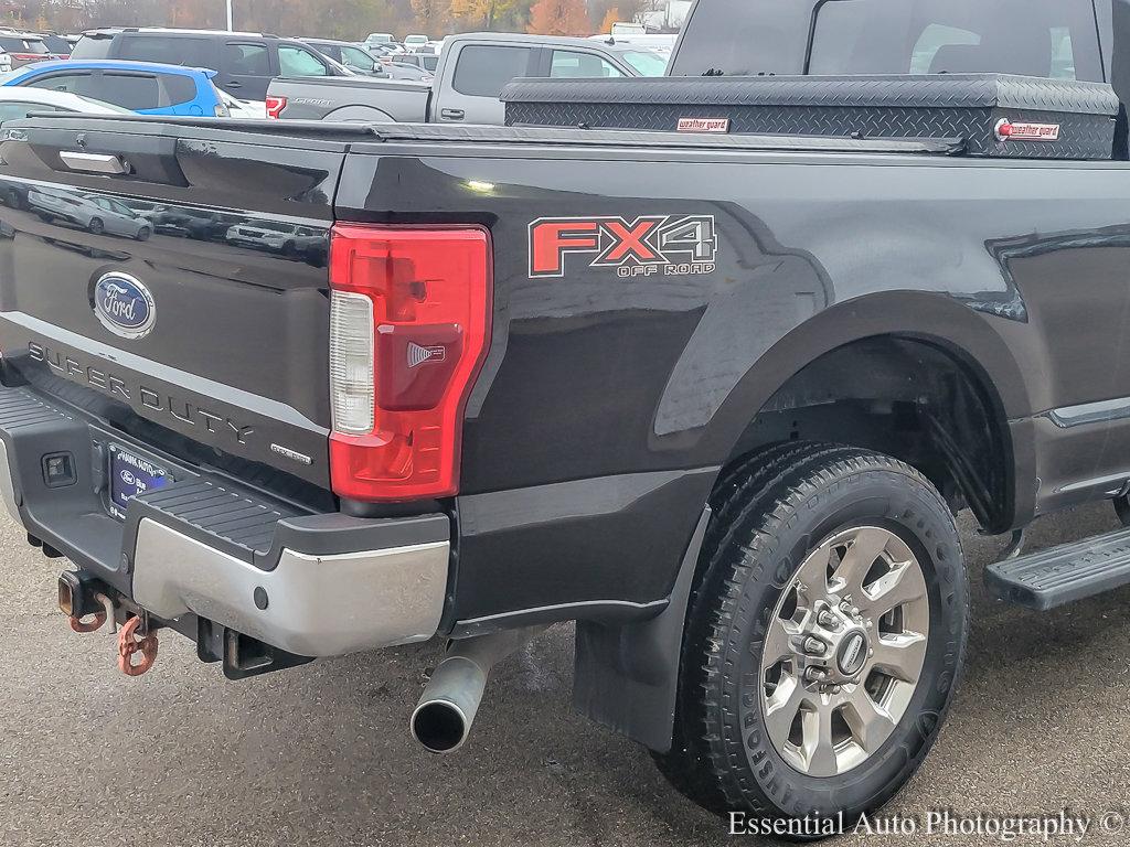 2017 Ford Super Duty F-250 SRW Vehicle Photo in Saint Charles, IL 60174