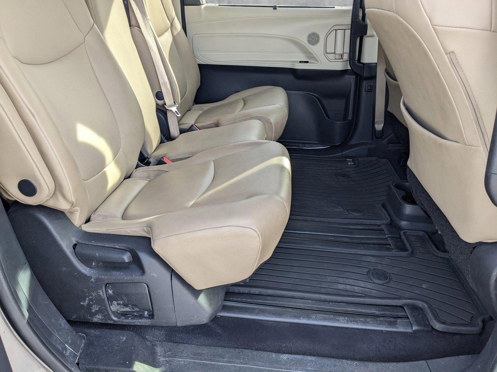 2021 Toyota Sienna Vehicle Photo in Davie, FL 33331