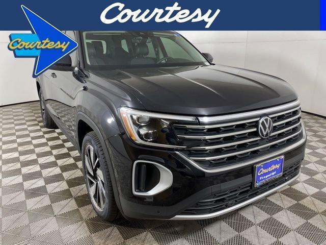 2024 Volkswagen Atlas Vehicle Photo in PHOENIX, AZ 85014-3381