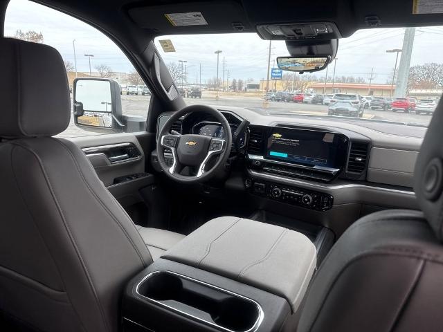 2025 Chevrolet Silverado 3500 HD Vehicle Photo in MANHATTAN, KS 66502-5036