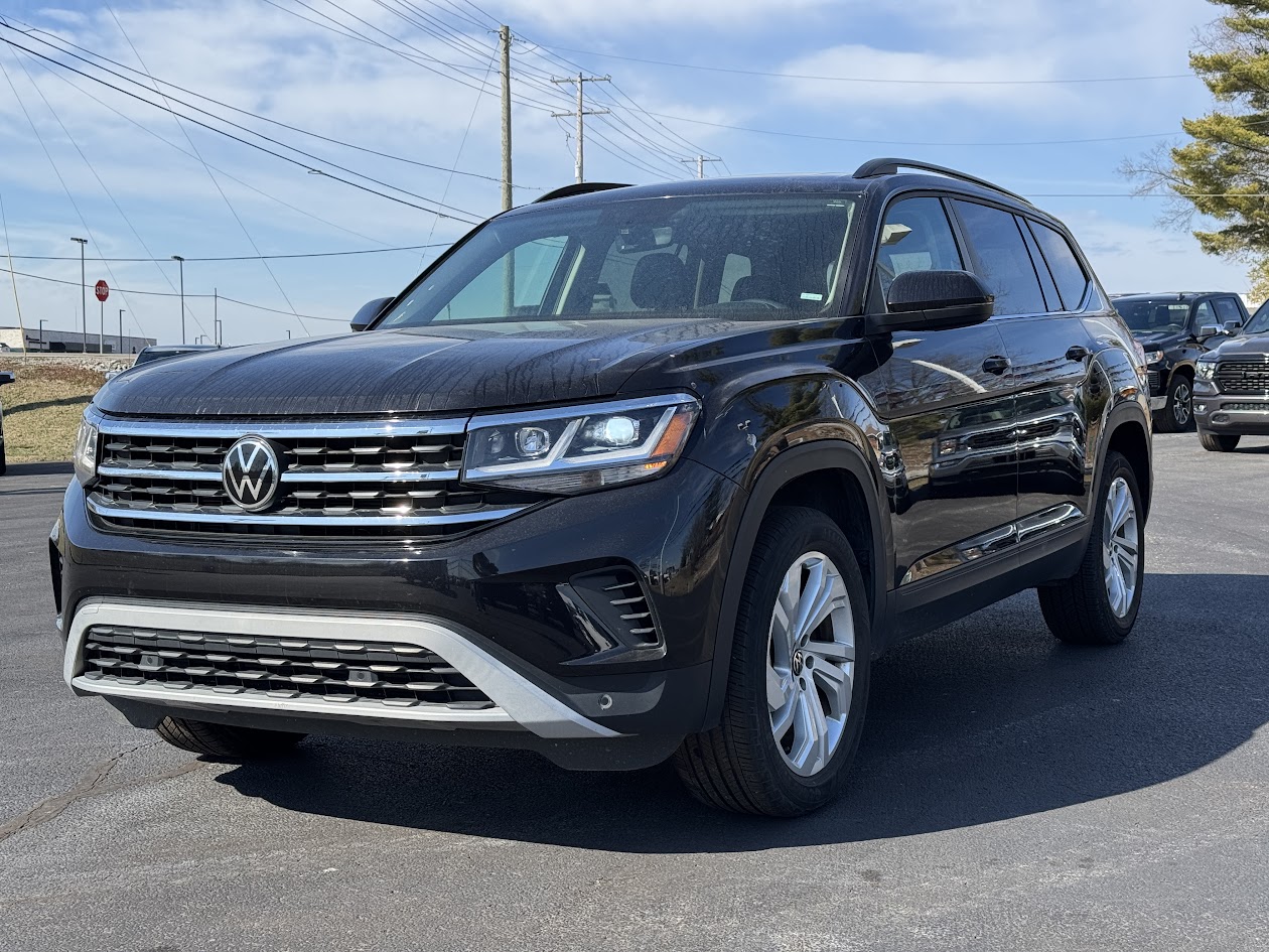 2022 Volkswagen Atlas Vehicle Photo in BOONVILLE, IN 47601-9633