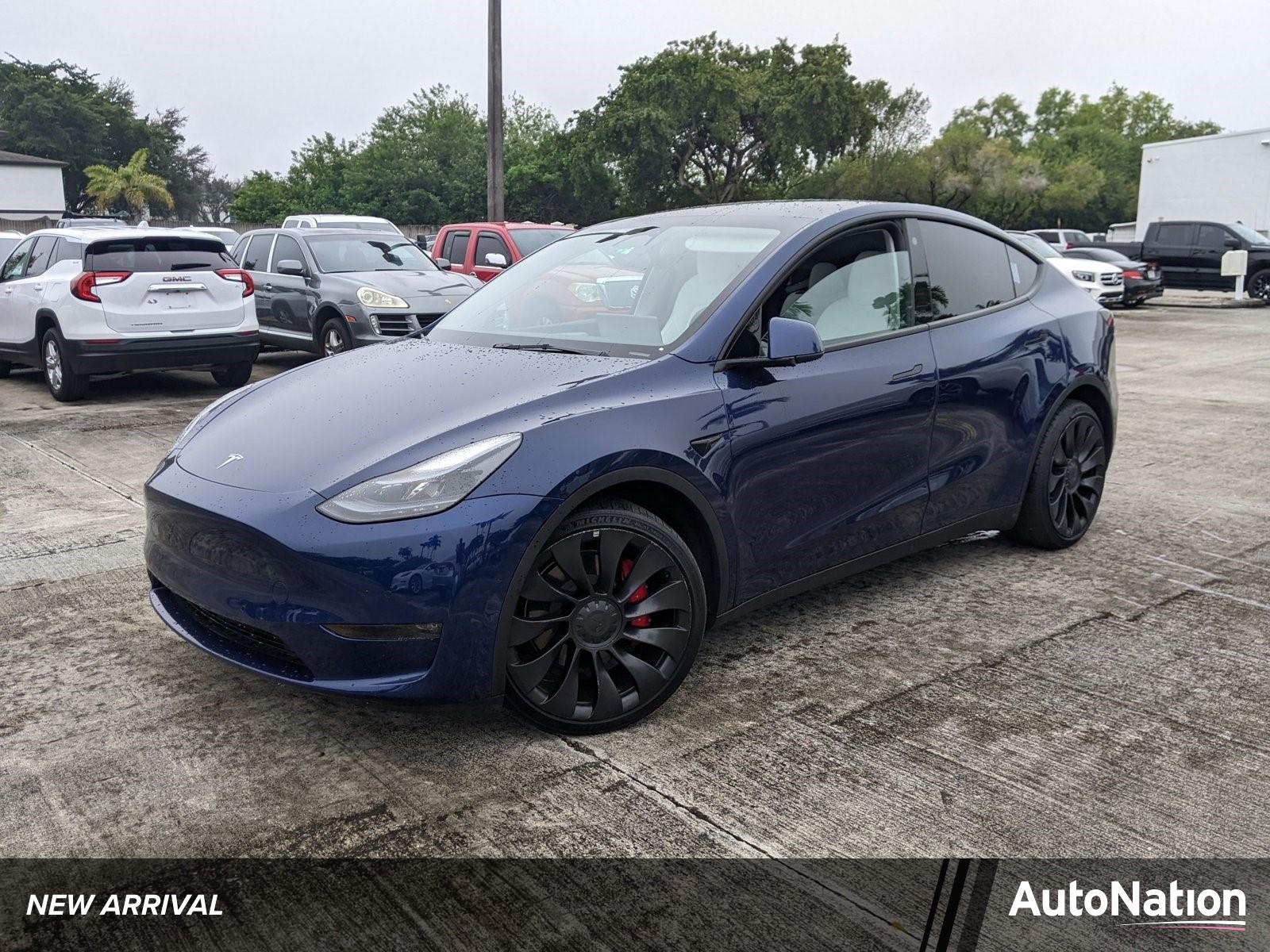 2022 Tesla Model Y Vehicle Photo in PEMBROKE PINES, FL 33024-6534