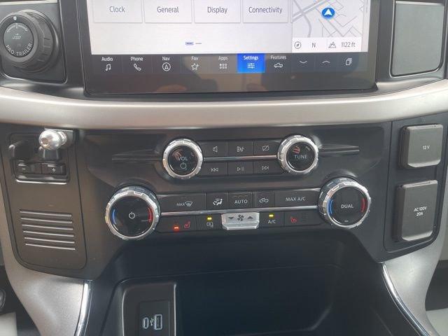 2023 Ford F-150 Lightning Vehicle Photo in MEDINA, OH 44256-9631