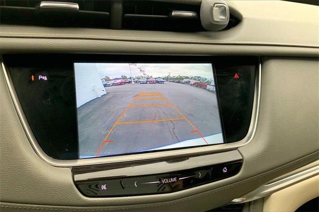 2017 Cadillac XT5 Vehicle Photo in INDEPENDENCE, MO 64055-1377