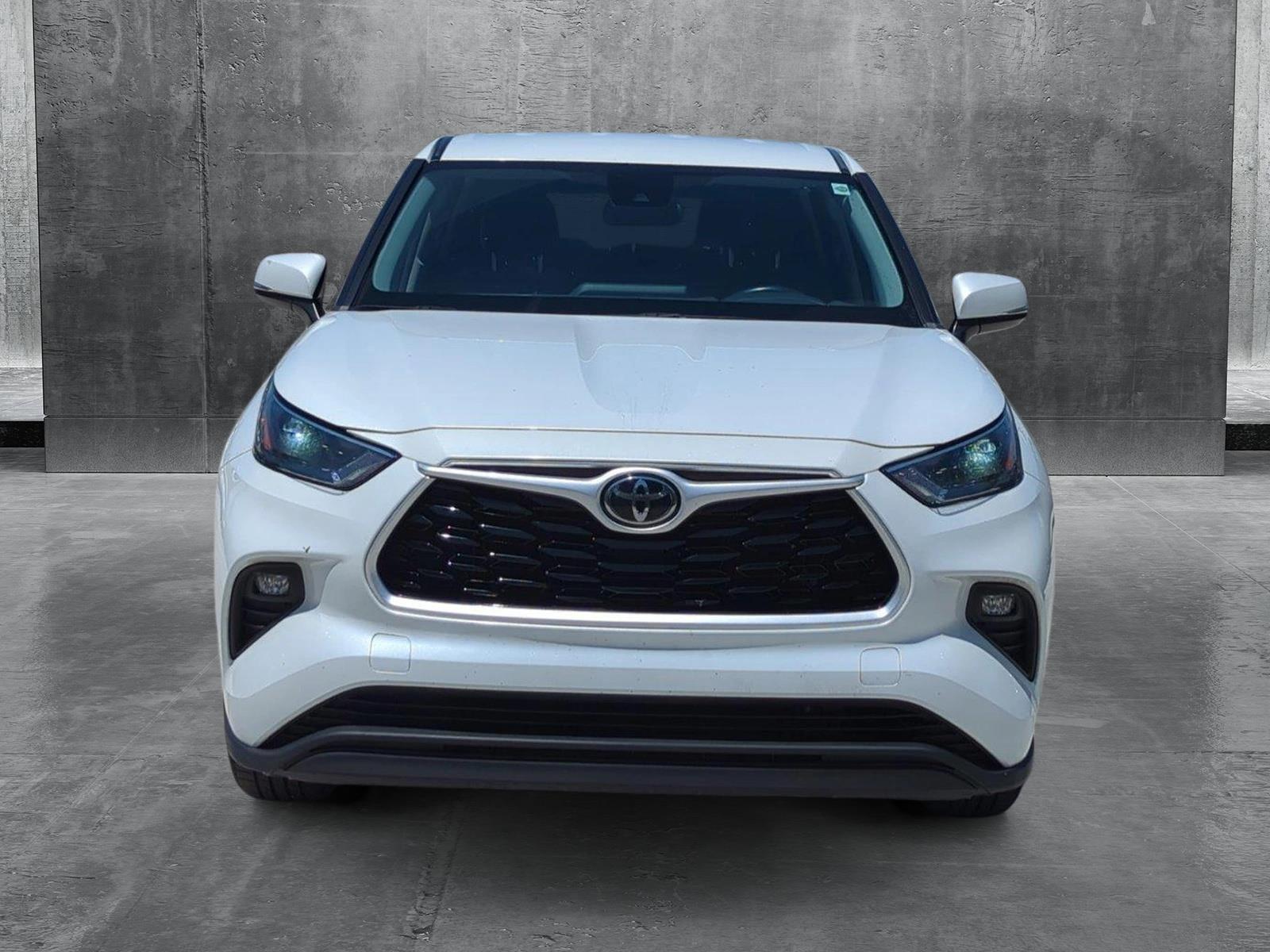 2022 Toyota Highlander Vehicle Photo in Pembroke Pines, FL 33027
