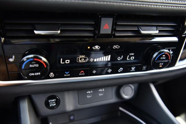 2025 Nissan Rogue Vehicle Photo in Ballwin, MO 63011