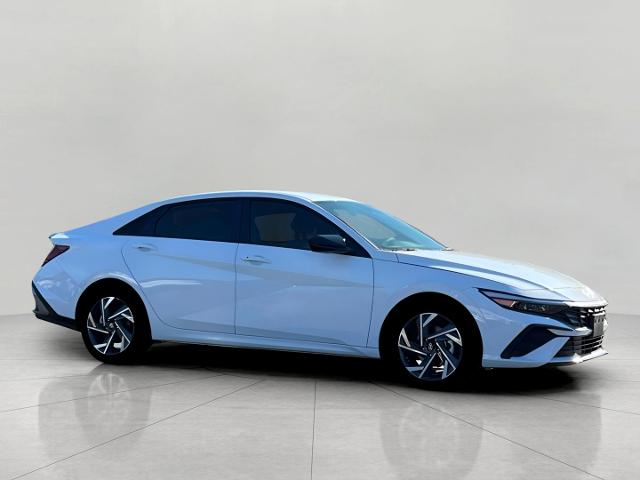 2025 Hyundai ELANTRA Vehicle Photo in Green Bay, WI 54304