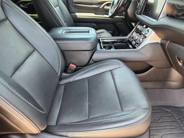 2022 GMC Yukon XL Vehicle Photo in DENTON, TX 76210-9321
