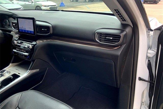2023 Ford Explorer Vehicle Photo in TOPEKA, KS 66609-0000
