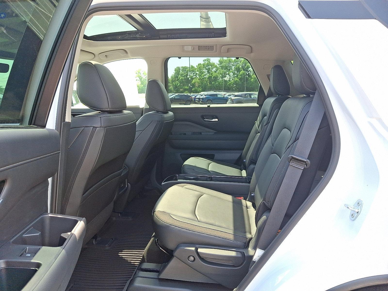 2025 Nissan Pathfinder Vehicle Photo in Mechanicsburg, PA 17050-2306