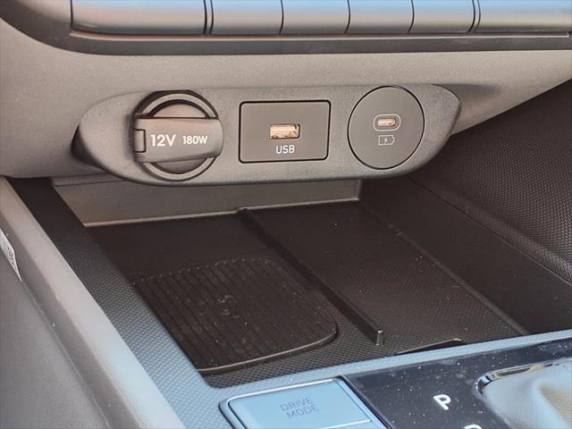 2025 Hyundai ELANTRA Vehicle Photo in Peoria, IL 61615