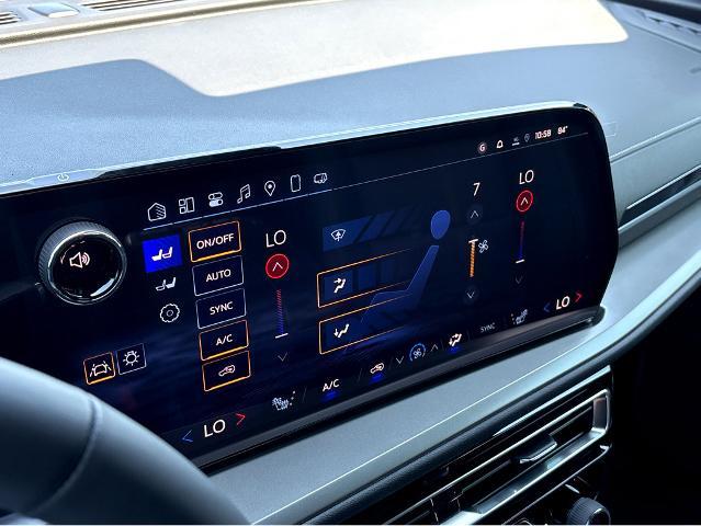 2025 Chevrolet Traverse Vehicle Photo in BEAUFORT, SC 29906-4218