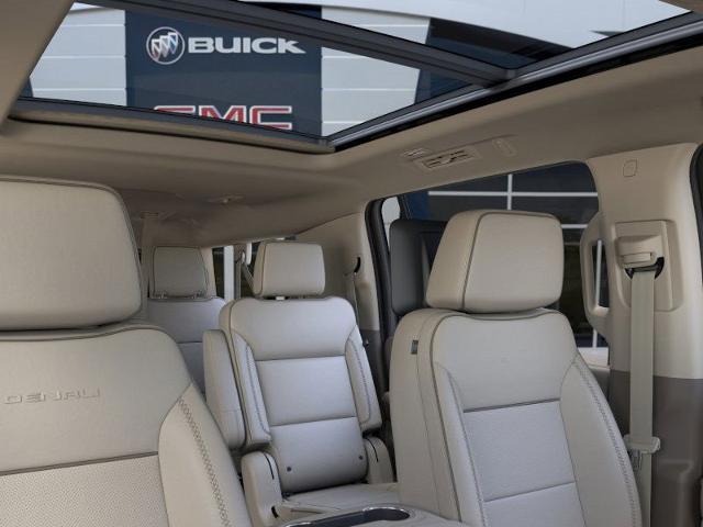 2025 GMC Yukon XL Vehicle Photo in PUYALLUP, WA 98371-4149