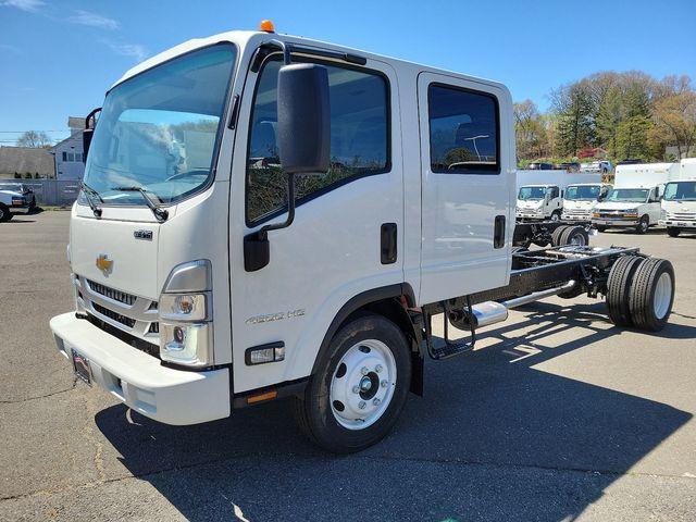 2024 Chevrolet Low Cab Forward 4500 Vehicle Photo in DANBURY, CT 06810-5034