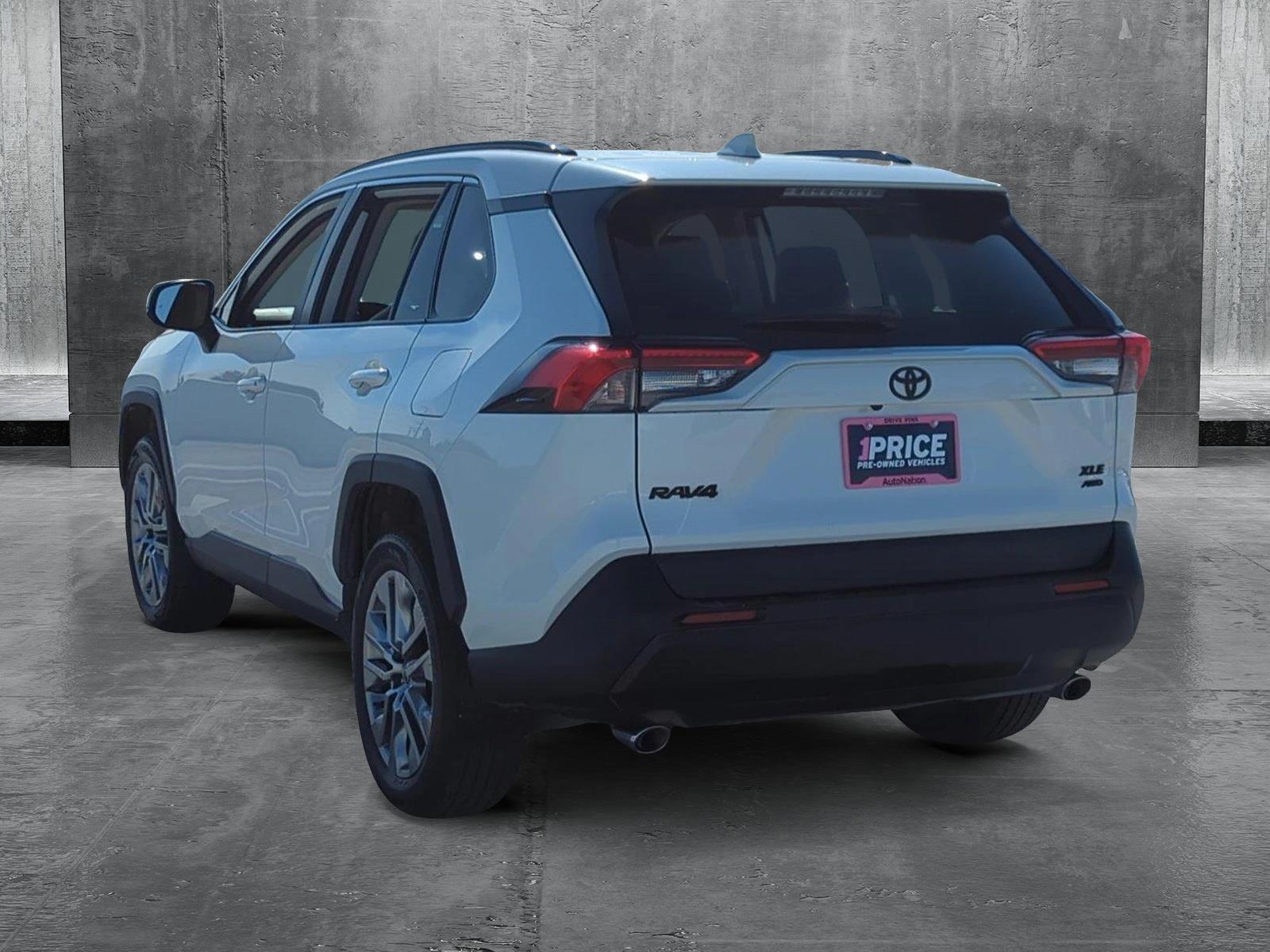 2022 Toyota RAV4 XLE Premium photo 7