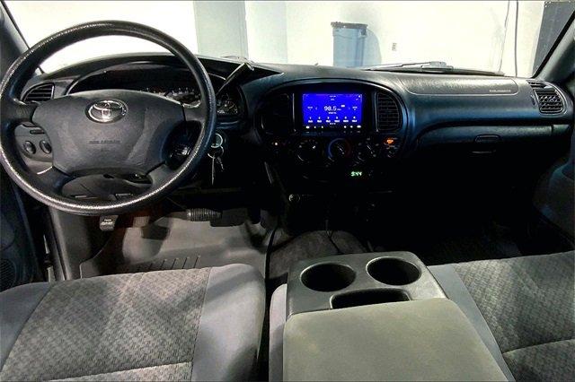 2004 Toyota Tundra Vehicle Photo in TOPEKA, KS 66609-0000