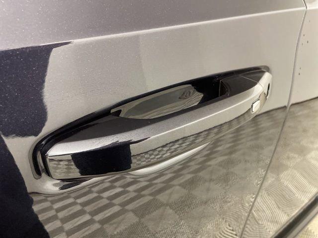 2025 Chevrolet Suburban Vehicle Photo in PHOENIX, AZ 85014-3381
