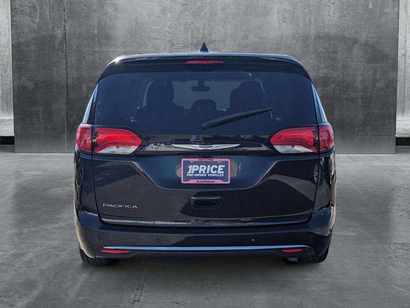 2018 Chrysler Pacifica Vehicle Photo in MIAMI, FL 33172-3015