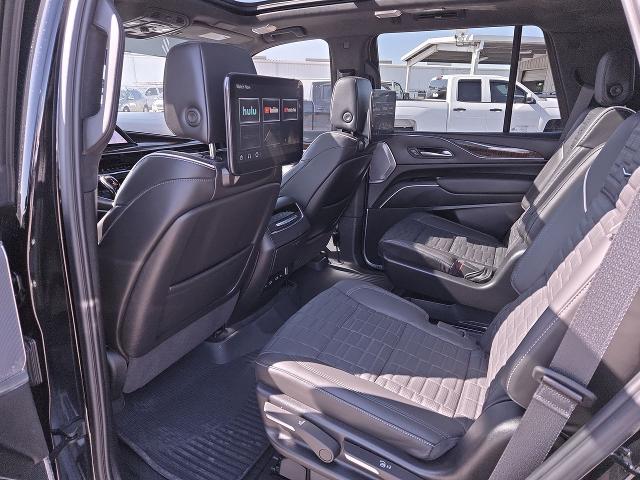 2024 Cadillac Escalade Vehicle Photo in NEDERLAND, TX 77627-8017