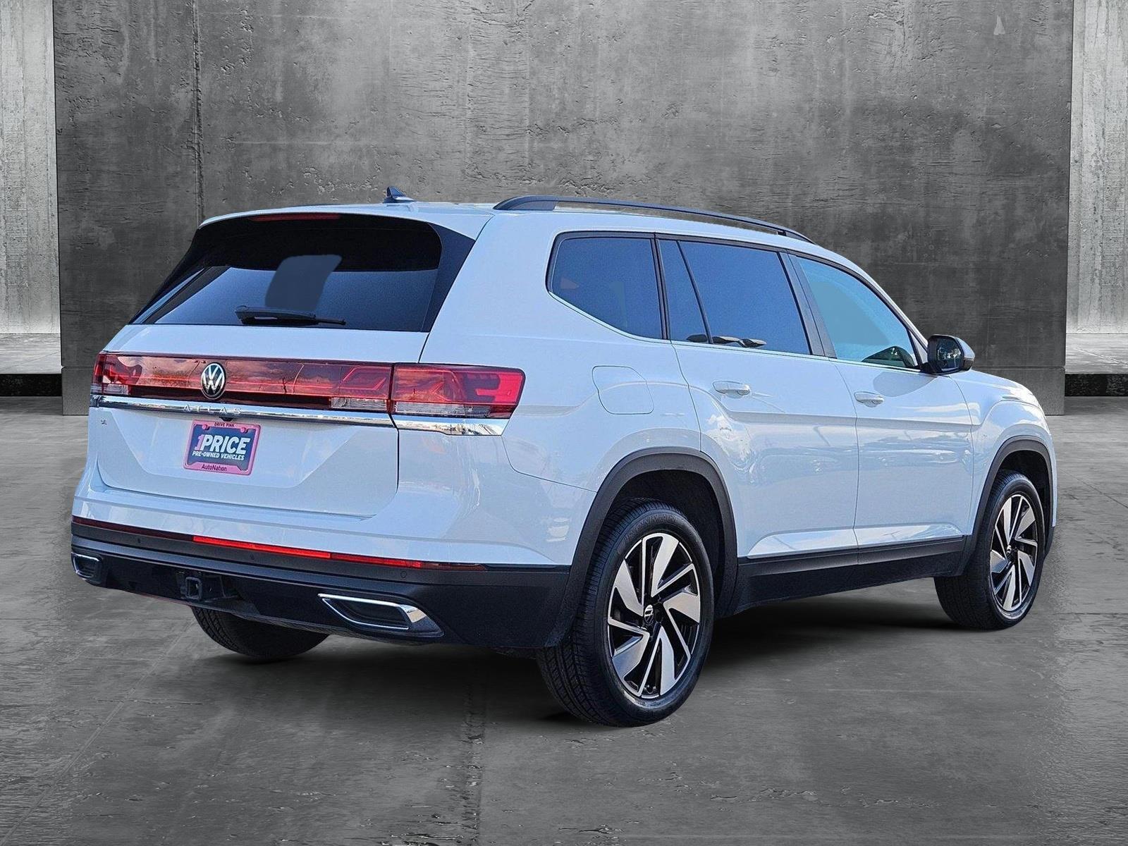 2024 Volkswagen Atlas Vehicle Photo in Peoria, AZ 85382