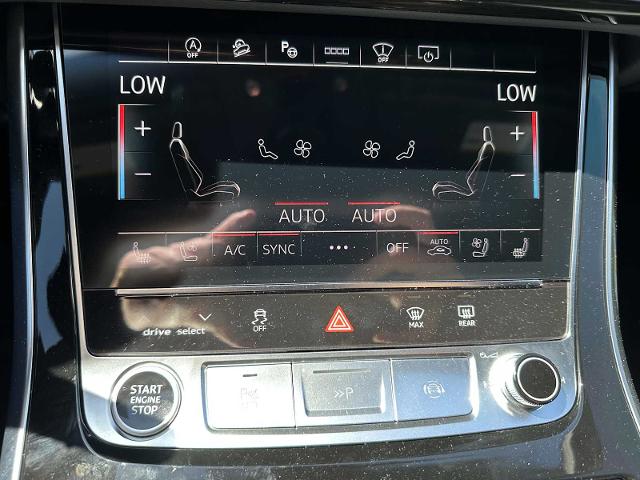 2025 Audi Q7 Vehicle Photo in HOUSTON, TX 77090
