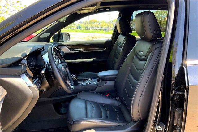 2024 Cadillac XT6 Vehicle Photo in KANSAS CITY, MO 64114-4545