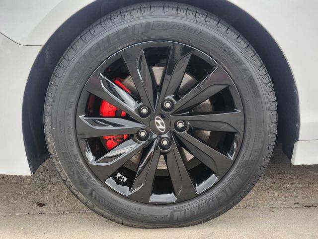 2016 Hyundai SONATA Vehicle Photo in MCKINNEY, TX 75070