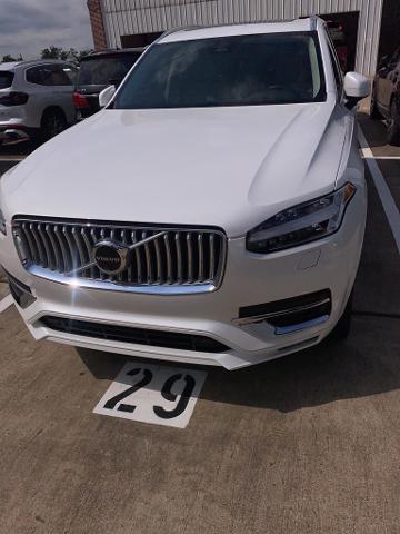 2025 Volvo XC90 Vehicle Photo in Houston, TX 77007