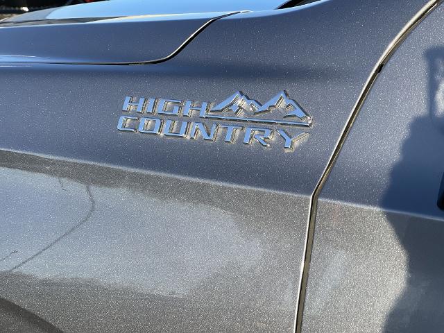 2022 Chevrolet Suburban Vehicle Photo in BENTONVILLE, AR 72712-4322