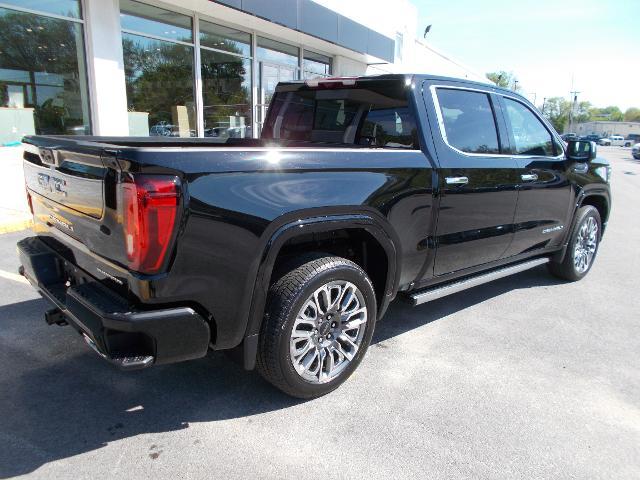2025 GMC Sierra 1500 Vehicle Photo in LOWELL, MA 01852-4336