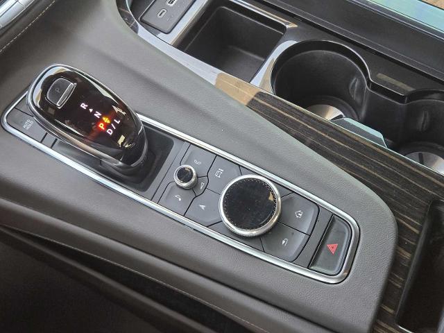 2022 Cadillac Escalade Vehicle Photo in DENTON, TX 76210-9321
