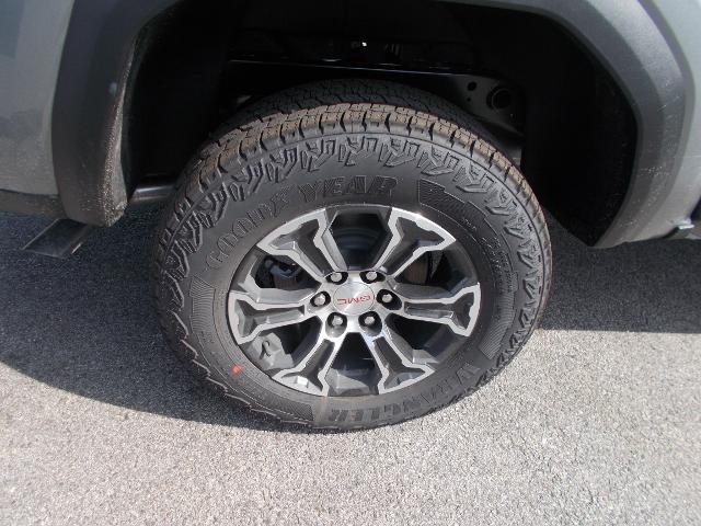 2025 GMC Canyon Vehicle Photo in LOWELL, MA 01852-4336