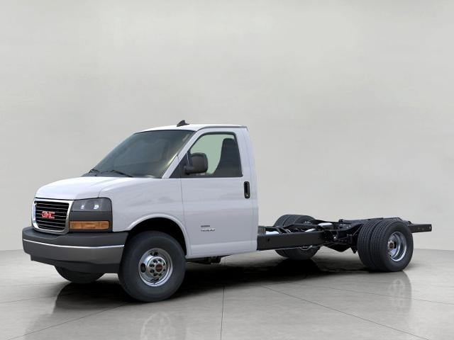 2025 GMC Savana Cutaway 3500 Vehicle Photo in MANITOWOC, WI 54220-5838