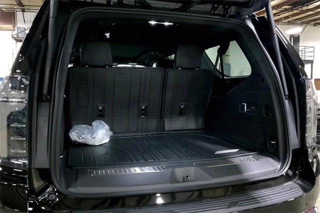 2025 Chevrolet Suburban Vehicle Photo in KANSAS CITY, MO 64114-4502