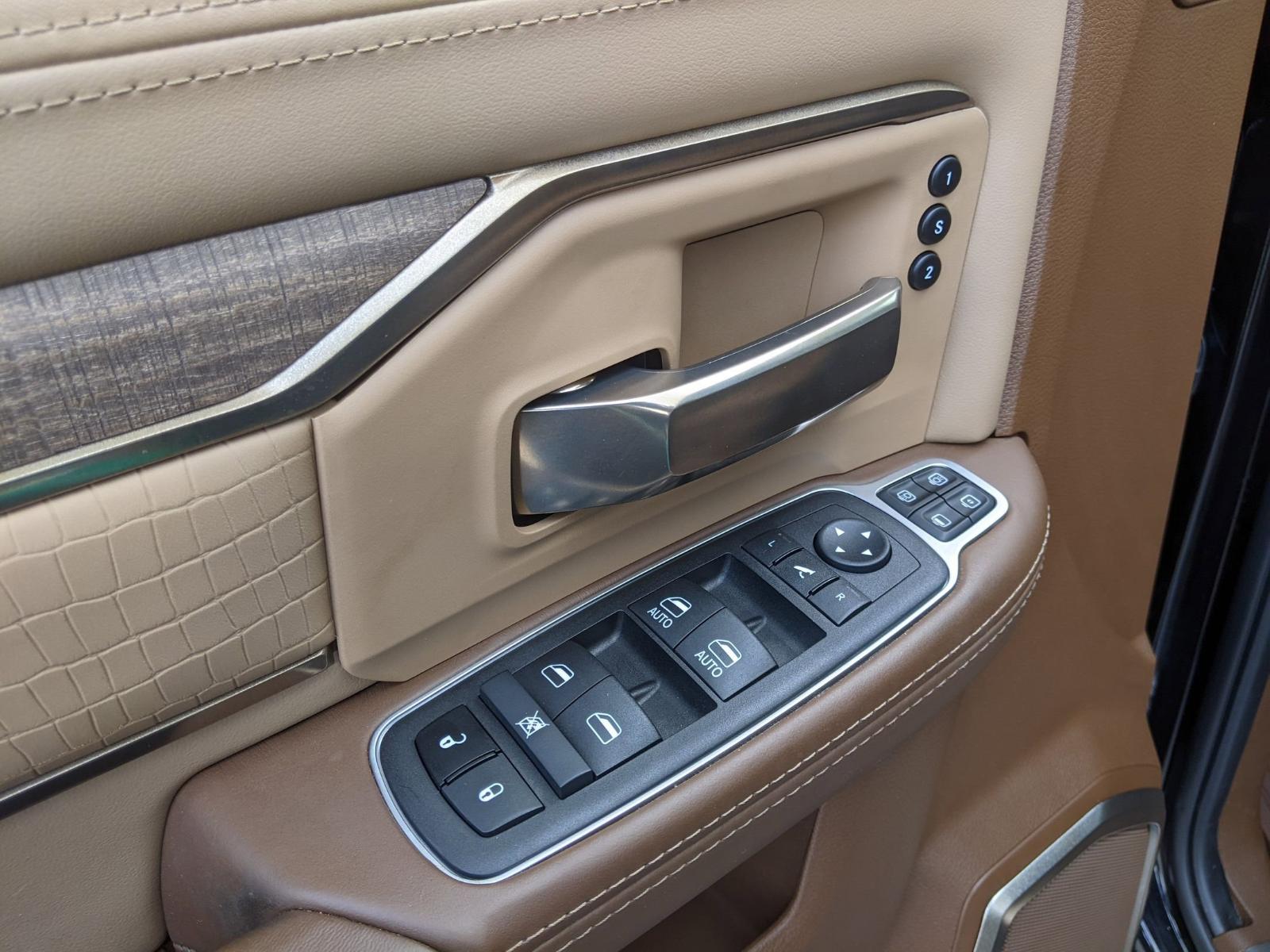 2024 Ram 3500 Vehicle Photo in Seguin, TX 78155