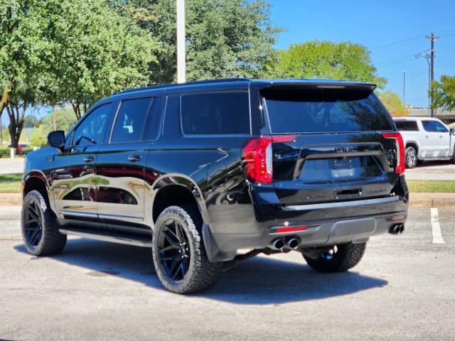 2024 GMC Yukon XL Vehicle Photo in DENTON, TX 76210-9321