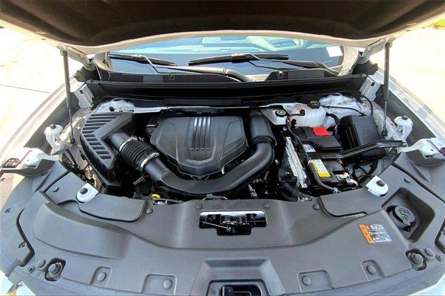 2024 GMC Acadia Vehicle Photo in TOPEKA, KS 66609-0000