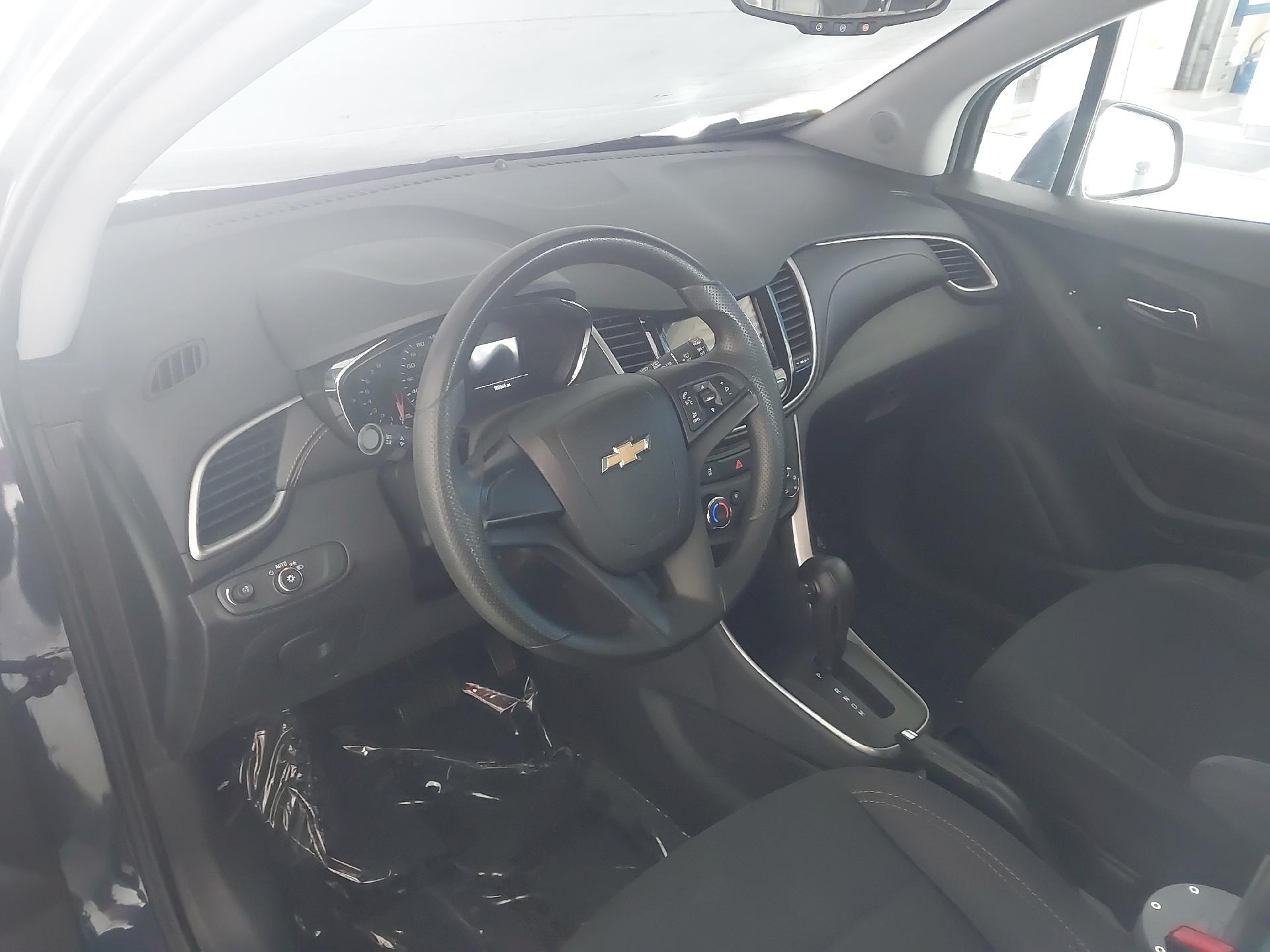 Used 2018 Chevrolet Trax LS with VIN 3GNCJNSB7JL330168 for sale in Wentzville, MO