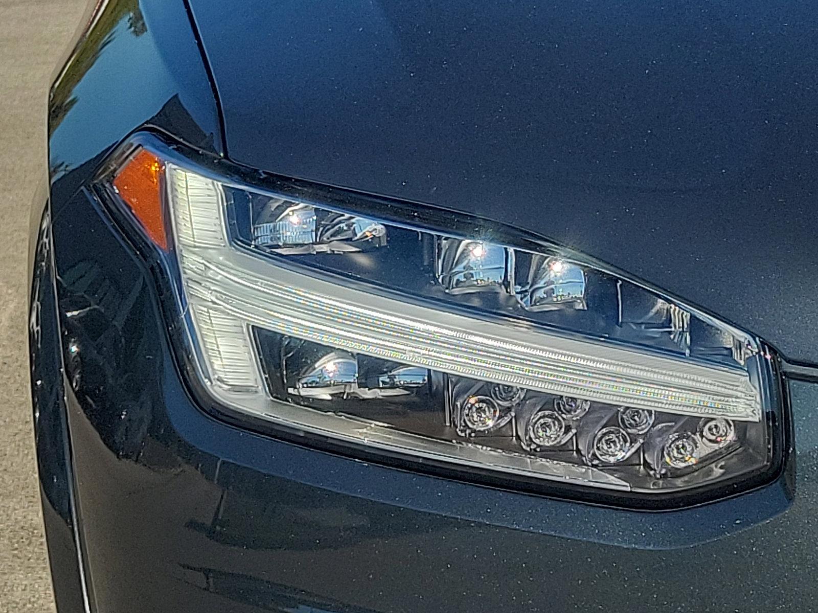 2022 Volvo XC90 Vehicle Photo in Trevose, PA 19053