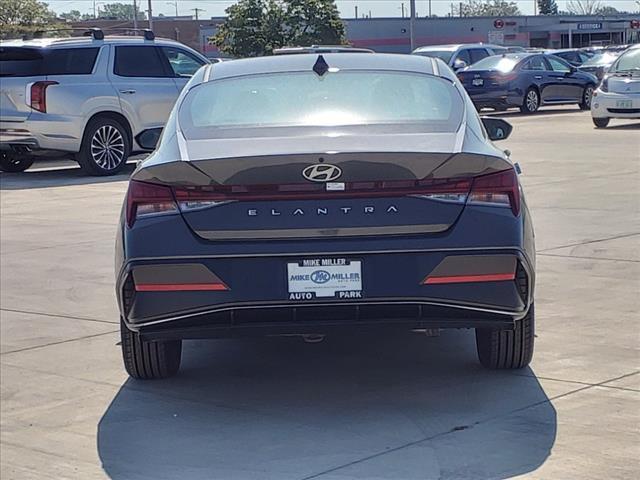 2024 Hyundai ELANTRA Vehicle Photo in Peoria, IL 61615