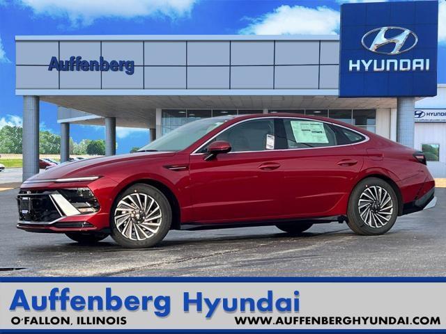 2025 Hyundai SONATA Hybrid Vehicle Photo in O'Fallon, IL 62269