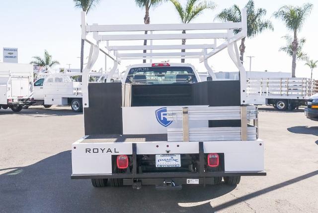 2023 Chevrolet Silverado Chassis Cab Vehicle Photo in VENTURA, CA 93003-8585