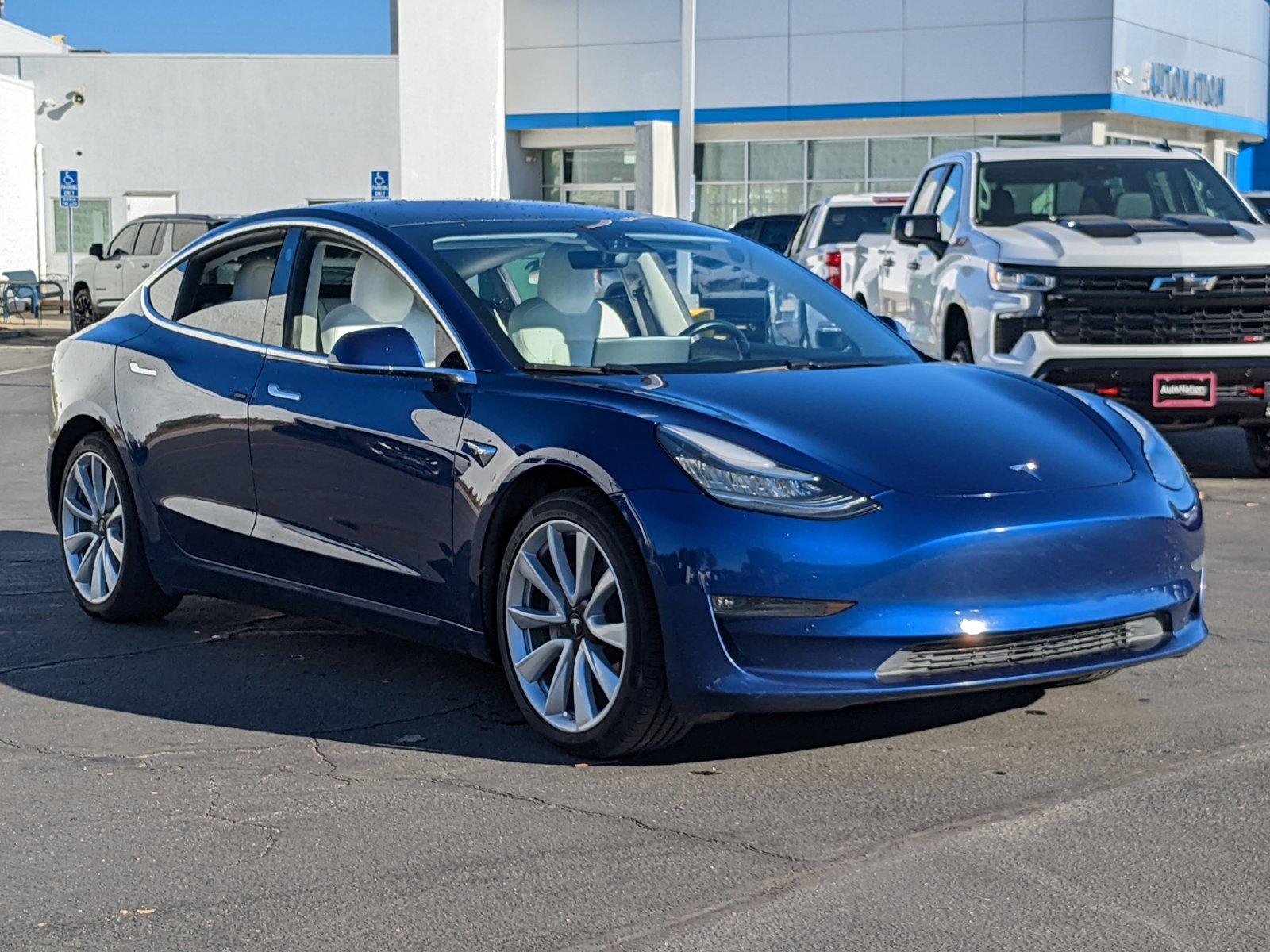 2018 Tesla Model 3 Vehicle Photo in VALENCIA, CA 91355-1705