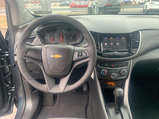 2022 Chevrolet Trax Vehicle Photo in MOON TOWNSHIP, PA 15108-2571