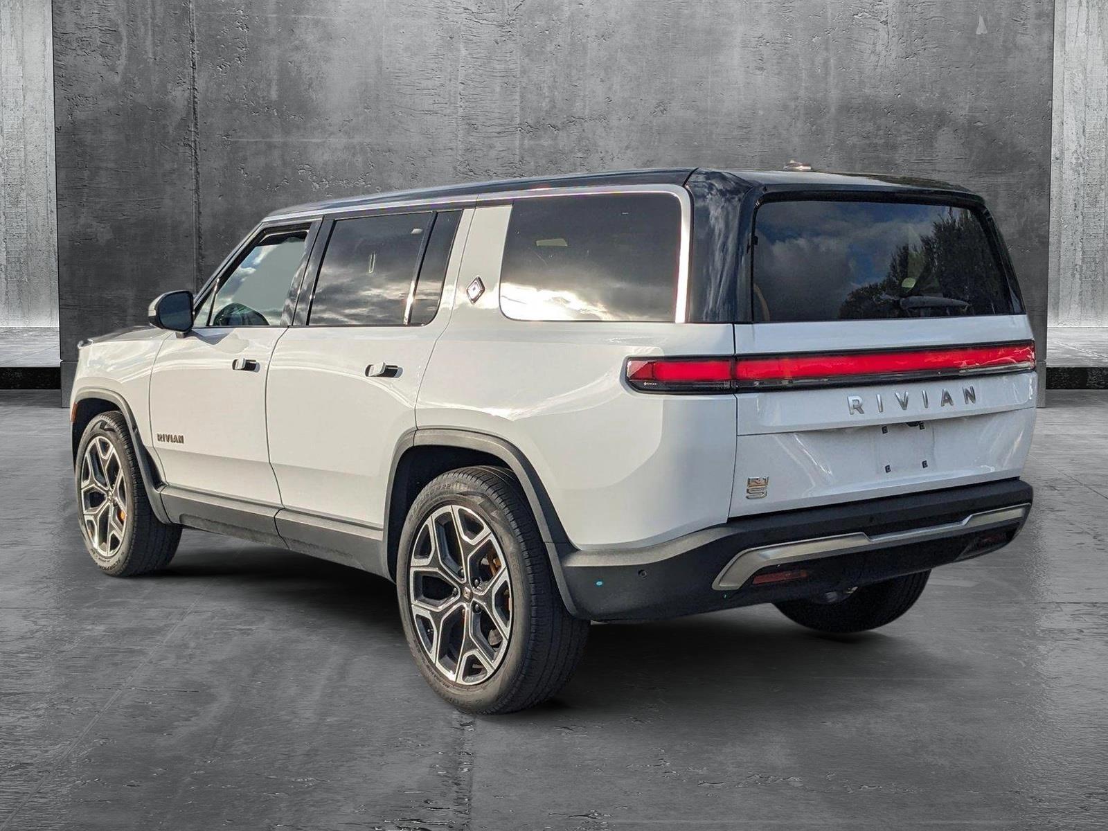 2022 Rivian R1S Vehicle Photo in WEST PALM BEACH, FL 33407-3296