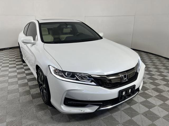 2017 Honda Accord Coupe Vehicle Photo in MEDINA, OH 44256-9001